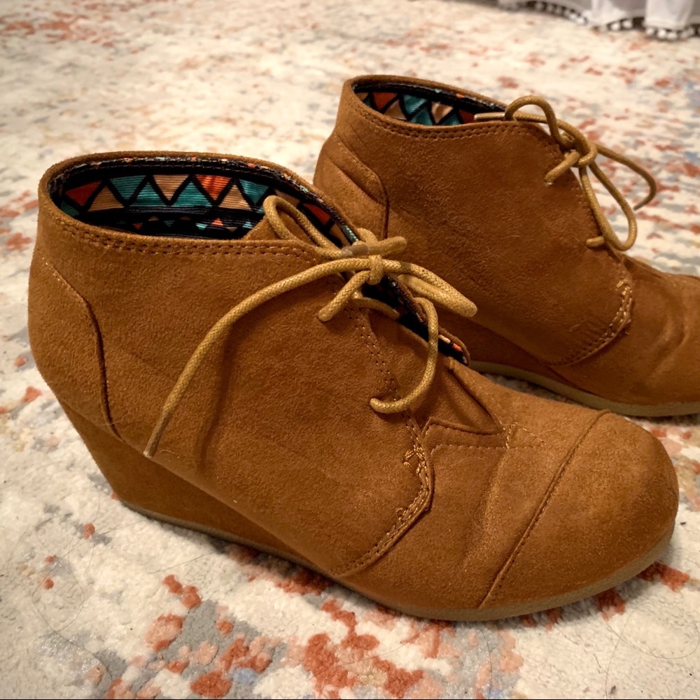 Hot Tomato Tan Booties Size 6 1/2